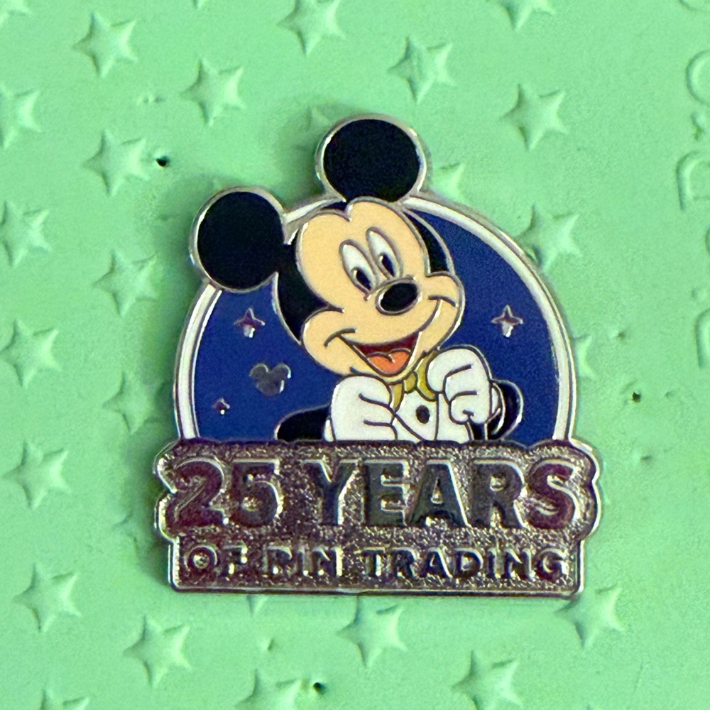 Disneyland 2025 Hidden Mickey Pin -  Mickey Mouse